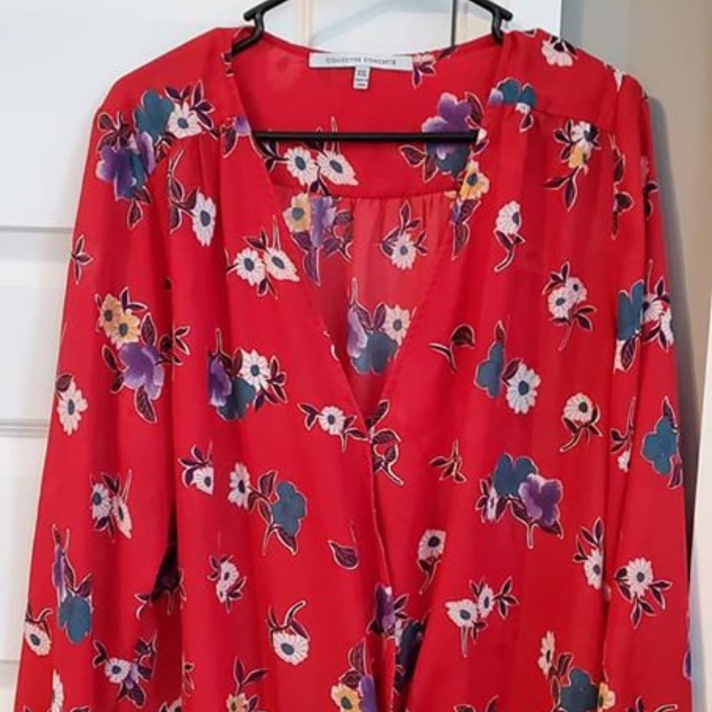 COLLECTIVE CONCEPTS Aimee Tie Detail Surplice Top